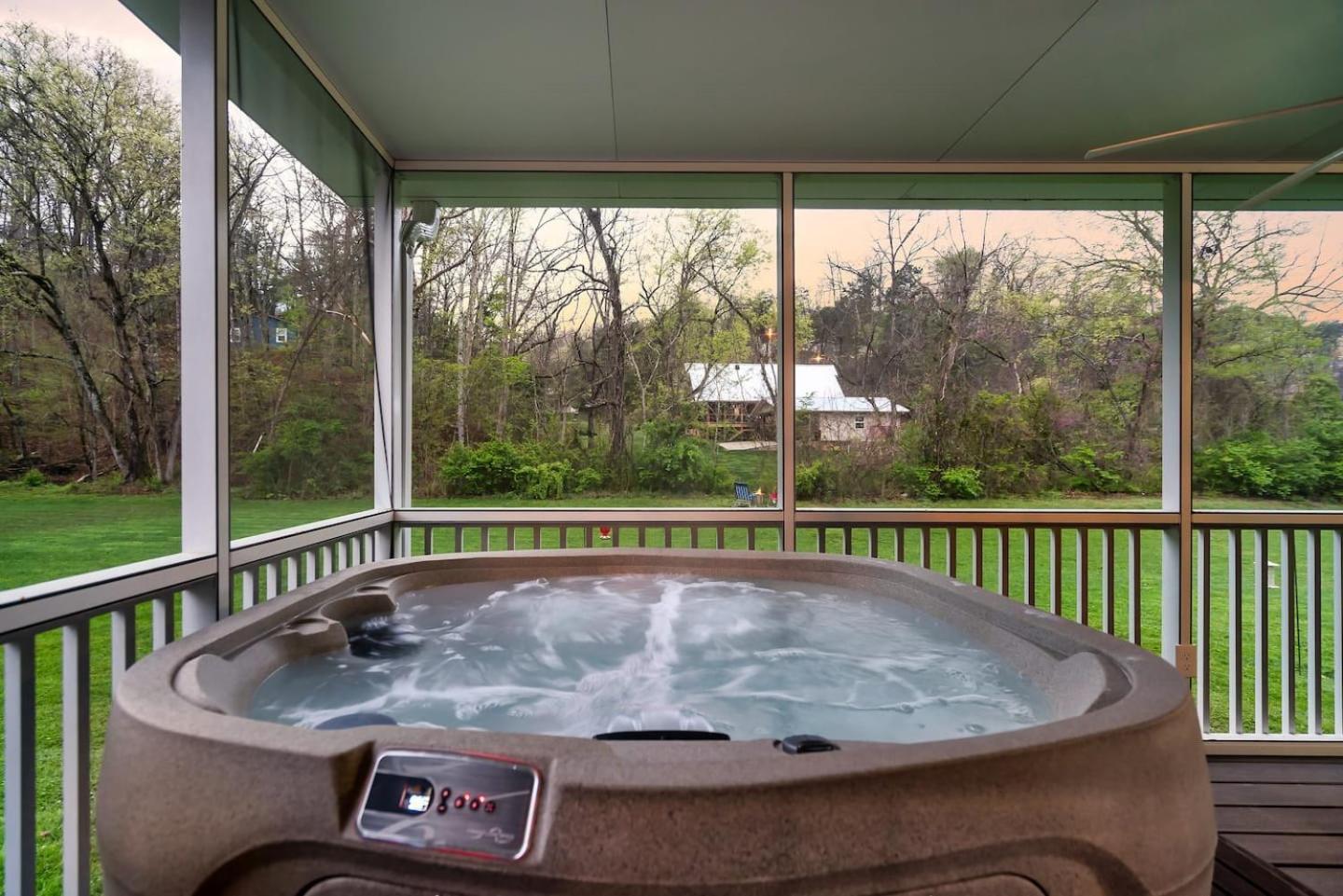 1 Mile To Pkwy, Pets, Hot Tub, Creekside, Porch Villa พิเจนฟอร์จ ภายนอก รูปภาพ
