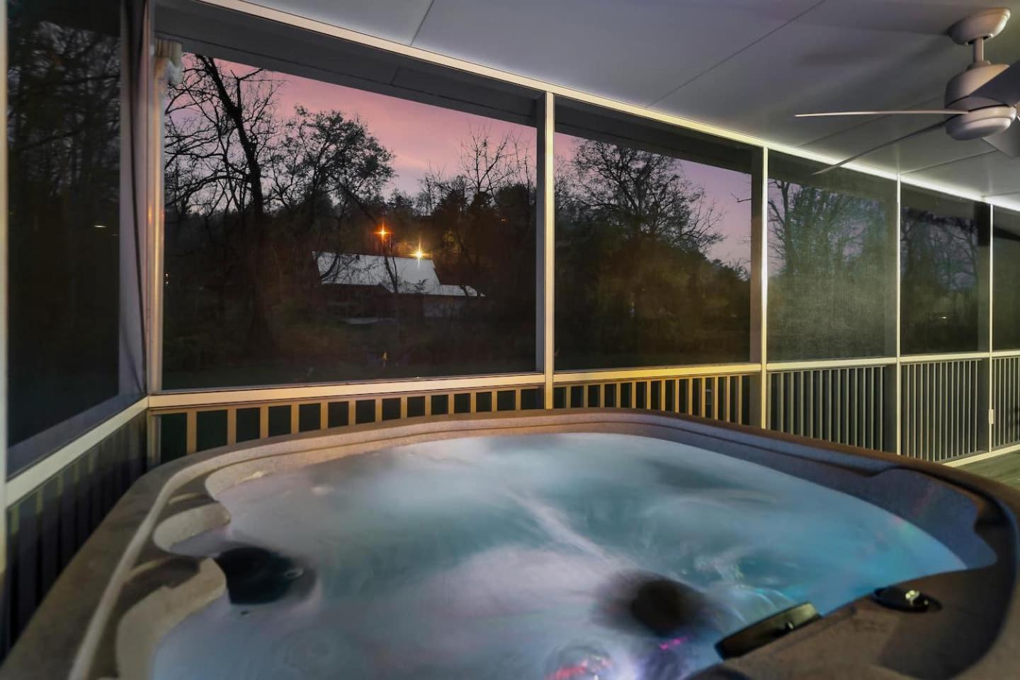 1 Mile To Pkwy, Pets, Hot Tub, Creekside, Porch Villa พิเจนฟอร์จ ภายนอก รูปภาพ